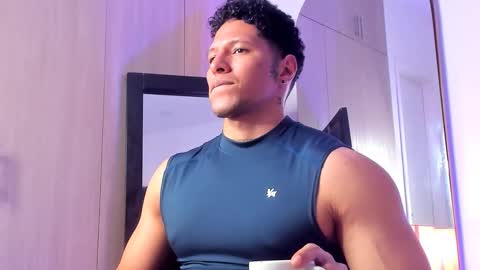 adambrocs1 online show from November 15, 3:19 am