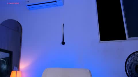 adambrocs1 online show from April 6, 4:46 am