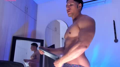 adambrocs1 online show from November 7, 7:44 am