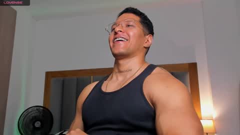 adambrocs1 online show from February 26, 6:40 am