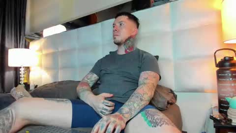 Snapshot of adamtatts chatting on September 22, 1:53 am Adam online show from September 22, 1:53 am