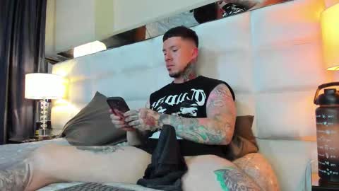 Snapshot of adamtatts chatting on October 6, 3:57 am Adam online show from October 6, 3:57 am
