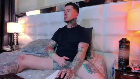 Snapshot of adamtatts chatting on October 23, 5:09 am Adam online show from October 23, 5:09 am