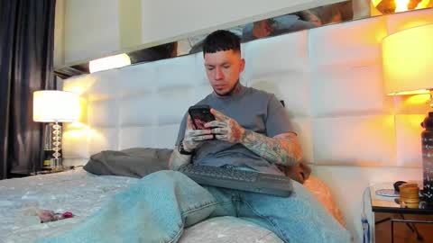 Snapshot of adamtatts chatting on October 5, 3:48 am Adam online show from October 5, 3:48 am
