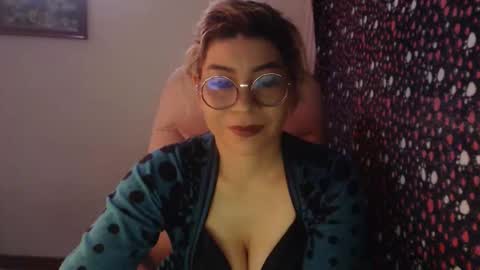 adan_romanoff online show from May 26, 7:25 am