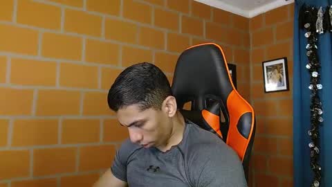 Adan Sin online show from March 1, 9:15 pm