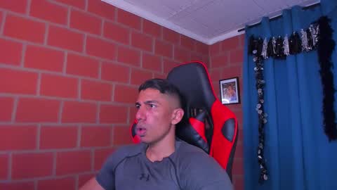 Adan Sin online show from March 8, 7:20 pm