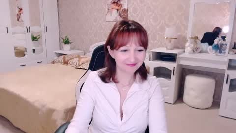 AdeleMoran online show from March 3, 12:15 am