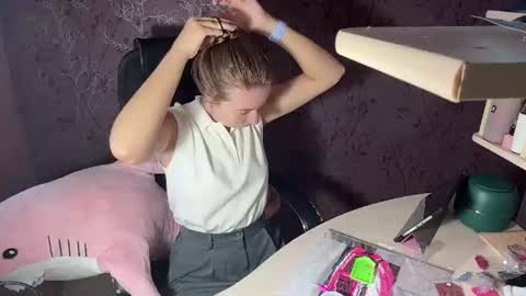 jennifer online show from July 26, 7:39 am
