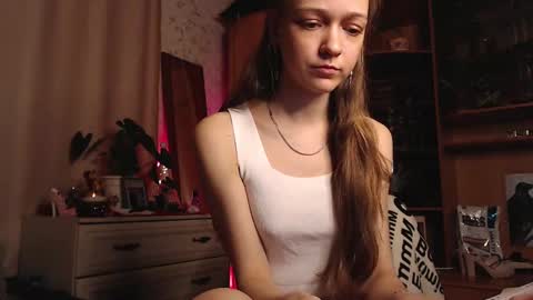Snapshot of adelin_maxwell chatting on March 5, 9:59 pm Lina online show from March 5, 9:59 pm