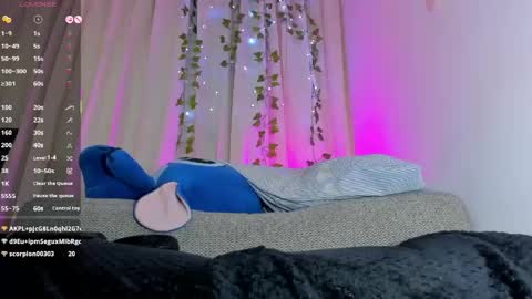 adelinaconte1 online show from April 16, 8:09 pm