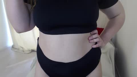 Snapshot of adelinalawson chatting on March 5, 8:32 am adelinalawson online show from March 5, 8:32 am