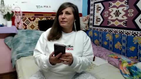 adelinemilf online show from April 10, 12:32 pm