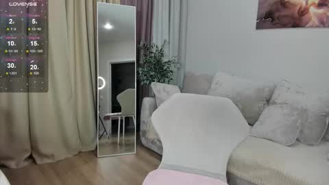 Snapshot of adelle_rimm chatting on October 4, 4:21 am Adele maturemilfteasefitbruhete online show from October 4, 4:21 am