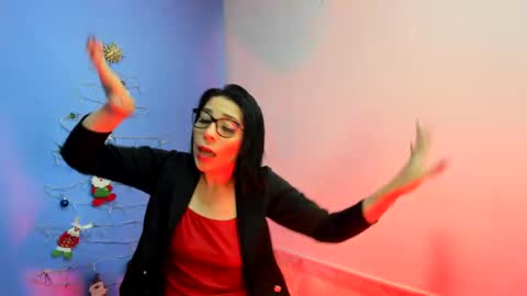 Adelle online show from December 12, 11:17 am