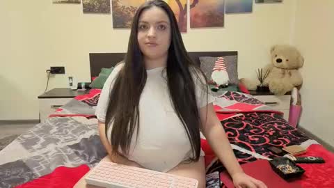 Adellineee online show from January 14, 1:24 am