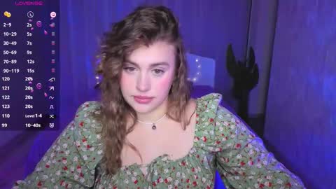 Snapshot of adelynnn chatting on October 3, 8:28 pm Ada online show from October 3, 8:28 pm