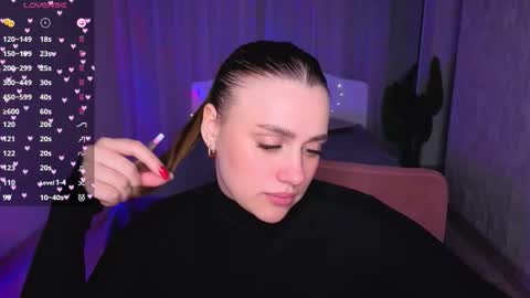 Snapshot of adelynnn chatting on October 21, 5:49 pm Ada online show from October 21, 5:49 pm