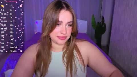 Snapshot of adelynnn chatting on October 11, 8:23 pm Ada online show from October 11, 8:23 pm