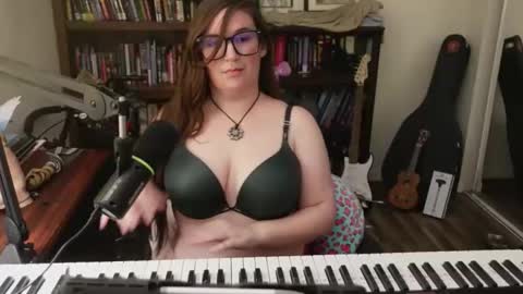 adobe_angel304 online show from March 8, 3:21 am