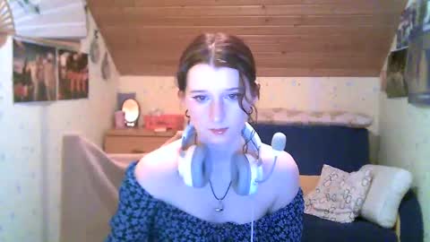 Snapshot of adorable_sparkle chatting on February 14, 3:15 pm adorable_sparkle online show from February 14, 3:15 pm