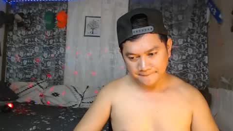 adorableasianboy online show from March 11, 11:57 am