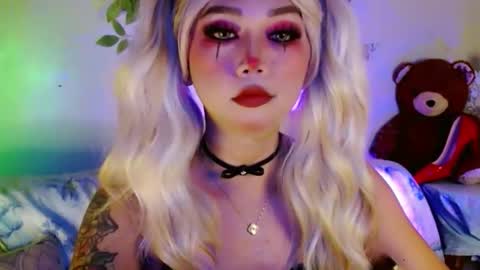 jasmine online show from October 31, 8:42 pm