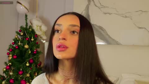 adoracortes online show from December 3, 5:08 am