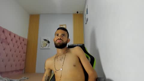 Snapshot of adri_sexboy229 chatting on October 2, 7:29 am adri_sexboy229 online show from October 2, 7:29 am