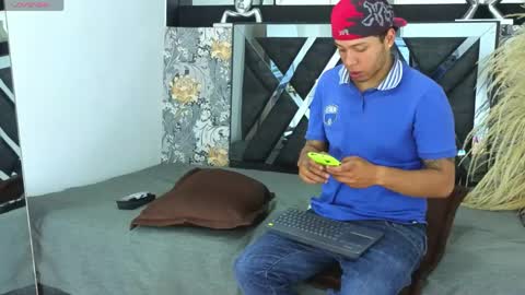 Adrian and Camii online show from April 18, 4:58 am