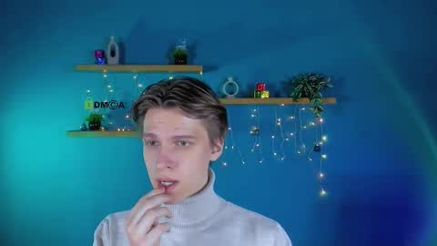 adrian_hart online show from December 19, 9:49 am