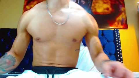 Snapshot of adrian_rae chatting on February 25, 2:58 pm online show from February 25, 2:58 pm