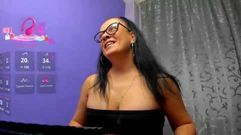 adriannalyly online show from September 26, 1:52 pm