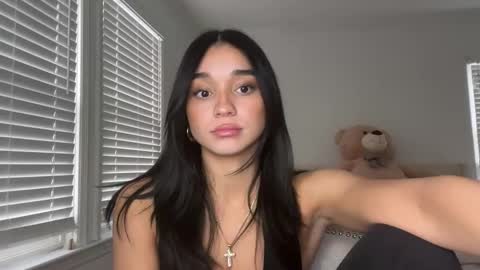 Snapshot of adriannarodriguez chatting on January 25, 9:14 pm Adrianna  online show from January 25, 9:14 pm