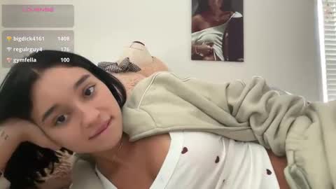 Snapshot of adriannarodriguez chatting on October 13, 5:15 pm Adrianna  online show from October 13, 5:15 pm