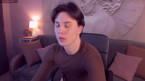 adrianoaubert online show from March 9, 10:30 am