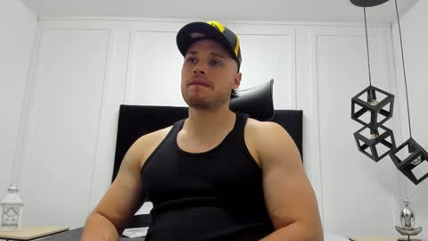 Snapshot of adrien_roche888 chatting on September 21, 10:47 pm Adrein Roche online show from September 21, 10:47 pm