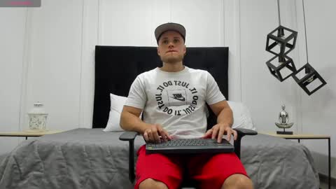 Snapshot of adrien_roche888 chatting on March 4, 12:29 am Adrein Roche online show from March 4, 12:29 am