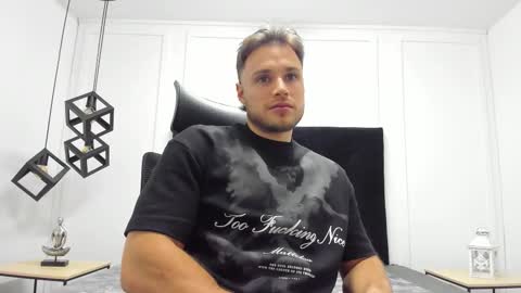 Snapshot of adrien_roche888 chatting on September 27, 11:13 pm Adrein Roche online show from September 27, 11:13 pm
