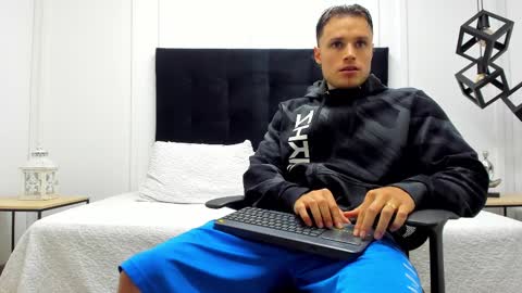 Snapshot of adrien_roche888 chatting on February 9, 11:04 pm Adrein Roche online show from February 9, 11:04 pm