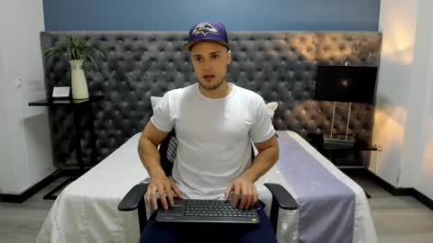 Snapshot of adrien_roche888 chatting on February 25, 12:47 am Adrein Roche online show from February 25, 12:47 am