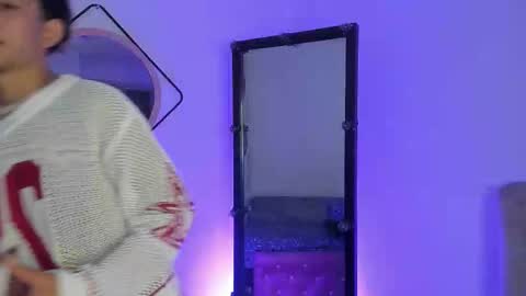 Snapshot of adrien_twink chatting on October 6, 7:42 pm Arien online show from October 6, 7:42 pm
