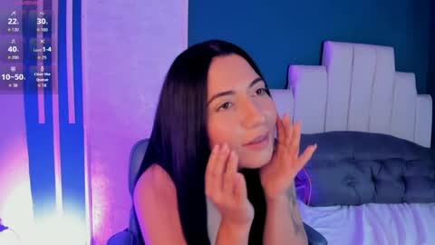 adriienne_ online show from April 18, 12:23 am