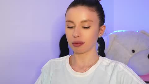 Aelia online show from March 8, 7:29 pm