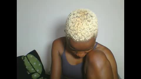 PHOEBE online show from November 18, 11:24 am