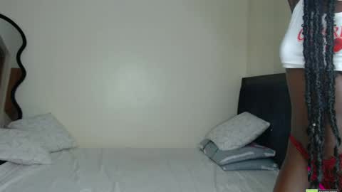 Mia online show from May 30, 4:27 pm