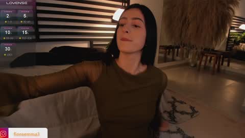 Emma online show from February 8, 9:04 pm