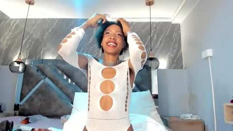 Snapshot of afroditagreenn chatting on February 28, 6:09 pm Afrodita online show from February 28, 6:09 pm