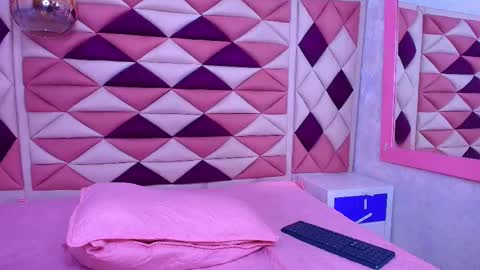 Ana online show from November 11, 12:07 pm