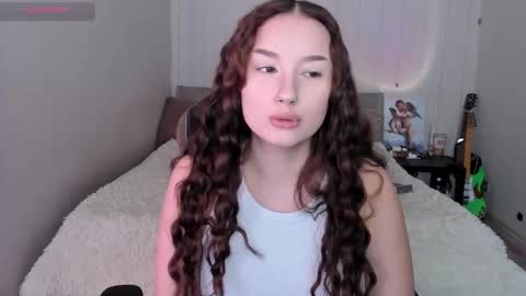 Snapshot of agata_cherry chatting on October 20, 5:23 am Eva online show from October 20, 5:23 am